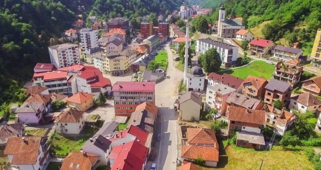 Koliko stogodišnjaka 'živi' u Srebrenici? Milisav, Jela, Tihomir, Slobodan... nisu među živima, ali se nalaze na biračkom spisku!