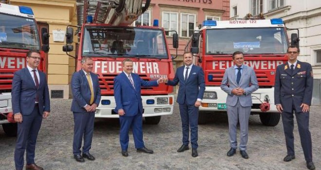 Iz Beča nam stižu vatrogasna vozila: Gradonačelnik Skaka primio vrijednu donaciju za sarajevske vatrogasce 