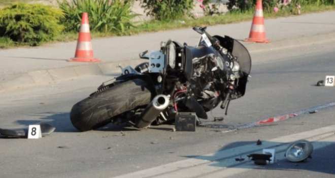 Nesreća kod Tarčina: Motociklista preminuo usljed zadobijenih povreda, suvozačica teško povrijeđena