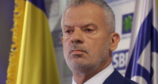Fahrudin Radončić najavio povlačenje sa čela stranke: SBB ima jednu manu...