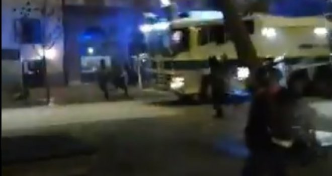 Nasilni protesti u Ljubljani: Demonstranti se sukobili s policijom, čuju se pucnji