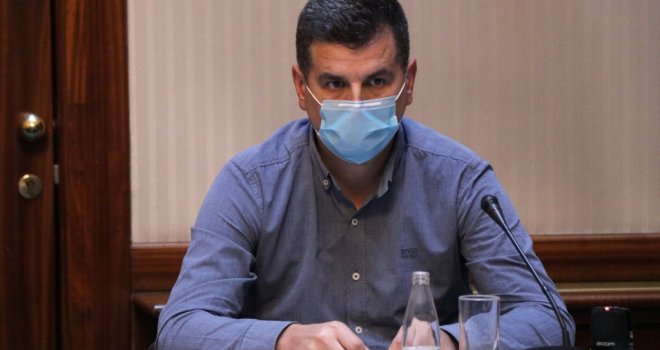 Tabaković tvrdi: Grujičić je na pijanci zadužio ljude da mu obezbijede 300 glasova Bošnjaka
