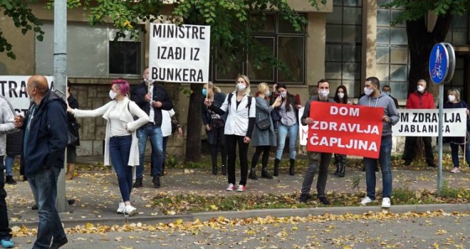 Zdravstveni radnici naredne sedmice stupaju u generalni štrajk: Osim aplauza na početku pandemije ništa nismo dobili!