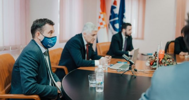 Čović s Plankovićem sastančio online: 'Htjeli smo čuti poruku ohrabrenja za stanovnike Mostara'