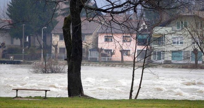 Nivo Une u Bihaću četiri centimetra ispod kritične tačke i ima tendenciju rasta