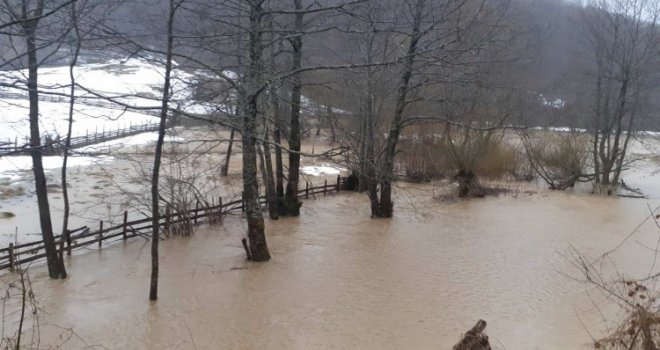 U općini Pale u FBiH izlile se rijeke Prača i Čemernica, poplavljeni pojedini objekti i imanja
