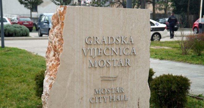 Mostar danas bira gradonačelnika, novinarska sala rezervisana za mladence