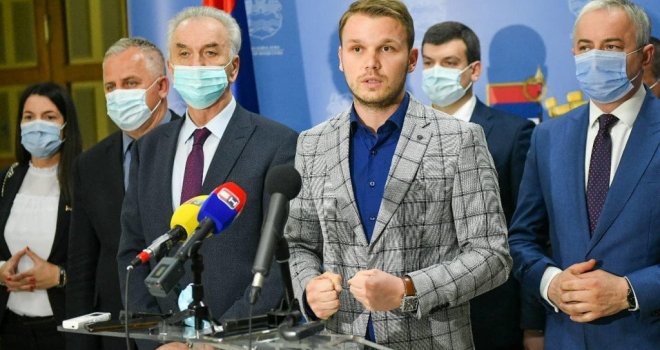 Stanivuković zbija opozicione redove: Moramo spriječio bijeg sad već 'uhvaćenog zeca', Šarović šokiran informacijama