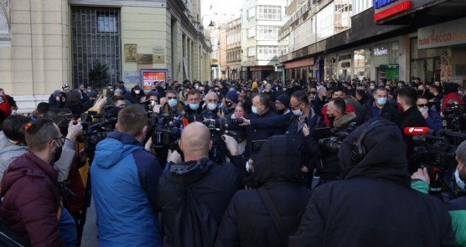 Burno u Sarajevu, najavljeni novi protesti za par dana: Čega ste se vi odrekli?! Uvedite potpuni lockdown! 