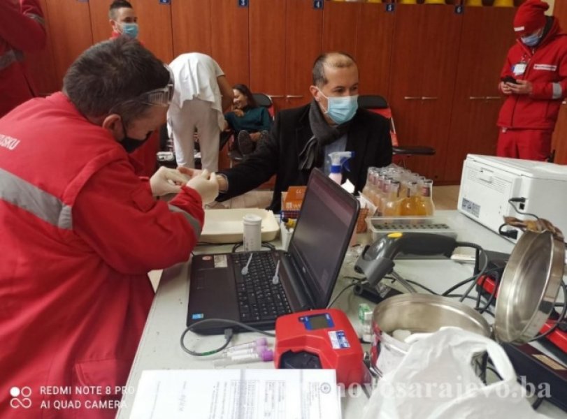 hasan-tanovic-darivanje-krvi-2