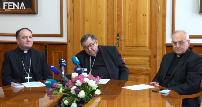 Kardinal Puljić: Oni se prepucavaju hoćemo li nabaviti, kako ćemo nabaviti, tko će nabaviti, a ljudi umiru!