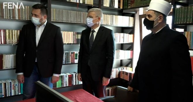 Džaferović u Banjaluci obišao objekt Muftijstva, biblioteku i medresu