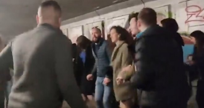 'Neće gara da primi vakcinu': Studenti 'opleli' kolo, bez maski, distance ...