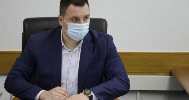 Smijenjen ministar za ljudska prava i izbjeglice BiH Miloš Lučić: 21 glas 'za' i 13 'suzdržanih'