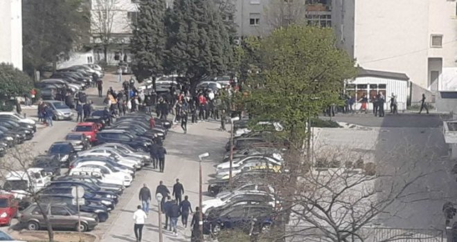Protest građana Mostara ispred MUP-a HNK nakon premlaćivanja mladića