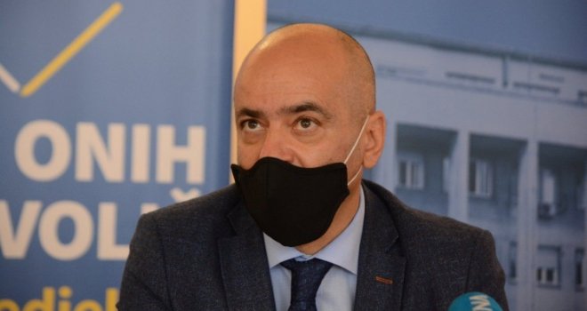 Moraju se svi zdravstveni kartoni pregledati i napraviti plan imunizacije djece koja nisu primila neku od doza vakcina