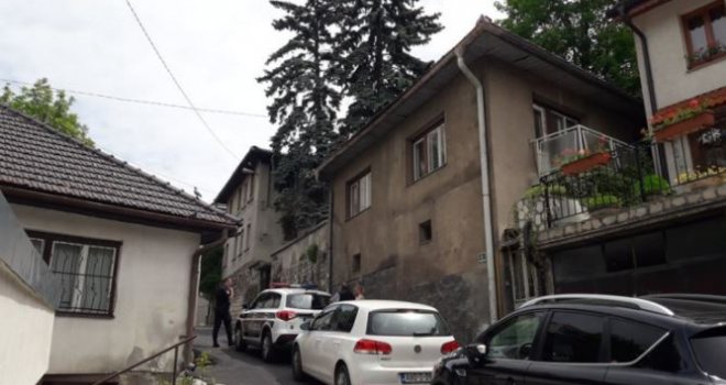 Detalji požara na Čobaniji: Vatrogasci na prvom spratu kuće pronašli ugljenisano tijelo, nastradalu prepoznala kćerka