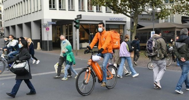 Evropa na udaru korone: Sve više zemalja bilježi rekordne brojke zaraženih