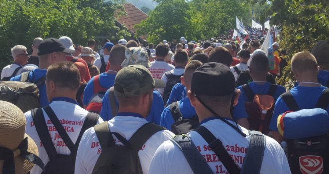 Učesnici Marša mira prelaze posljednju dionicu, onu na kojoj su mnogi  Srebreničani našli spas