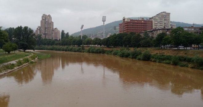 Zenica: Leš pluta rijekom Bosnom, građani u šoku