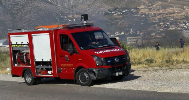Vatra ne jenjava: Požar u Stocu ugrozio naseljena mjesta