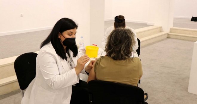 U Federaciji BiH vakcinisano 623.900 osoba, najviše u Kantonu Sarajevo, a najmanje...