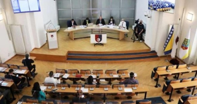 Nakon obaranja dnevnog reda: Obustavlja se refundacija novca za lijekove u KS?
