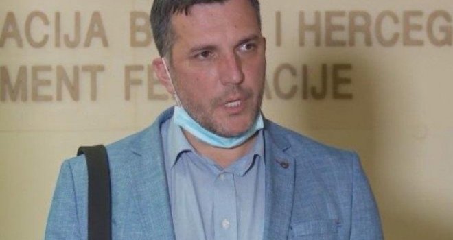 Zolak o aferi kiseonik: Otkriva kakav su gas udisali pacijenti i zašto je prijavio zastupnicu Sanju Vulić