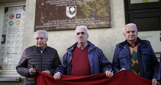 Na ulazu u FIS otkrivena spomen ploča povodom 75. rođendana FK Sarajevo