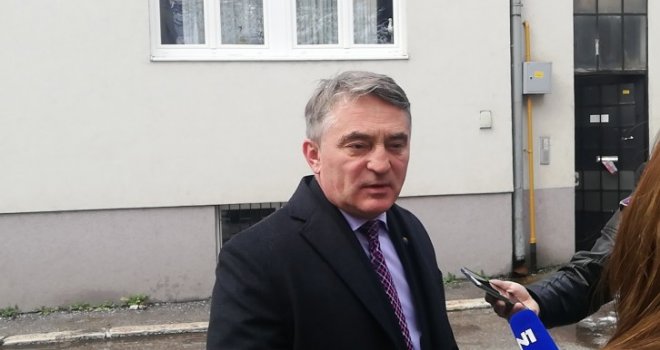 Željko Komšić ide pod nož, operaciju nadgleda dr. Sebija Izetbegović