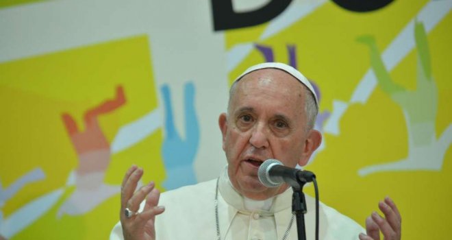 Papa Franjo oštro poručio: Vakcinacija protiv koronavirusa je moralna obaveza