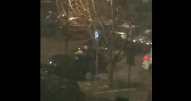 Drama na Alipašinom Polju: Muškarac tukao djevojku na parkingu, ona se pokušavala odbraniti