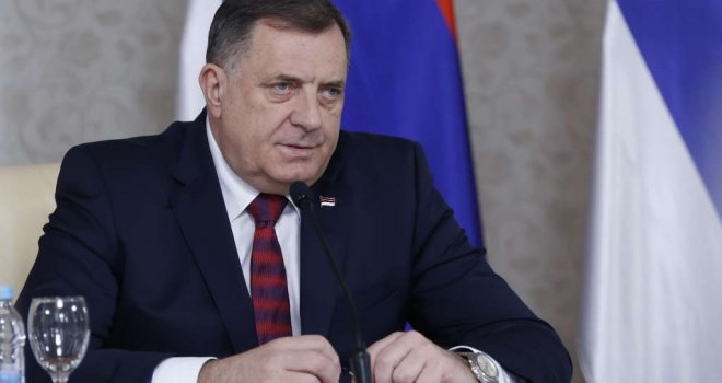 'Milorad Dodik je totalno izgubio kompas nakon podrške Srbije rezoluciji UN-a. On je sada u neizvjesnosti...'