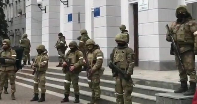 Nadrealne scene iz okupiranog grada: 'Ruski vojnici idu po kućama i mole građane da ih nahrane'