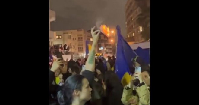 Rusi spaljuju pasoše zbog agresije na Ukrajinu