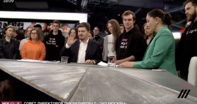 Svi uposlenici ruskog TV kanala dali otkaz tokom programa uživo, pa poručili: NE ratu!