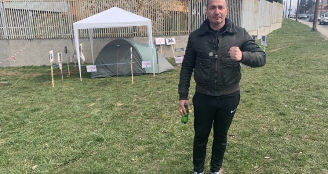 Davor Dragičević pakuje šator i napušta mjesto na kojem je bio više od dva mjeseca: Pojasnio i zašto