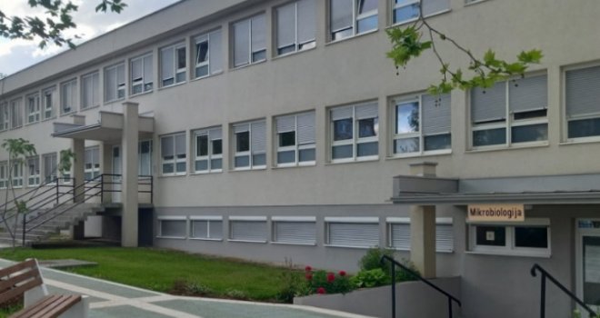 Užas u Bugojnu: Psihički bolesnik brutalno pretukao medicinsku sestru, direktorica bolnice novinarima spustila slušalicu!