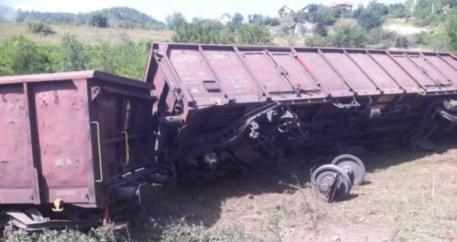Nesreća na relaciji Sarajevo-Mostar: Iskočilo je čak 12 vagona teretnog voza