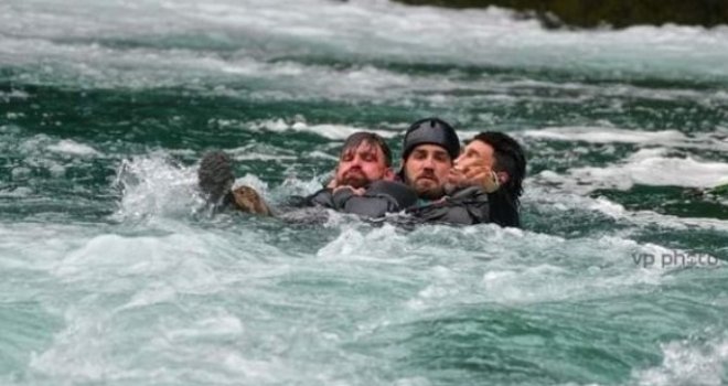 Drama na Uni: Holivudski glumci i kaskaderi napili se rijeke, bihaćki spasioci izvlačili ih iz 'podivljale' vode
