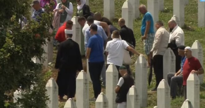 Neki novi vjetrovi u Srbiji? 'Kurir' zločin u Srebrenici nazvao genocidom! A RTRS stidljivo objavio kratku vijest...    