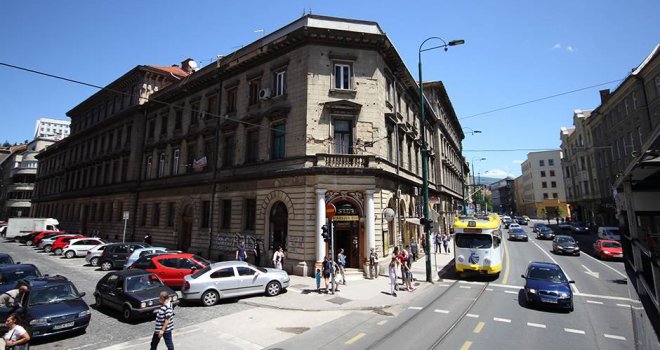 Užas u Sarajevu: Žena prijavila da je silovana na Marijin Dvoru, uhapšena dvojica muškaraca