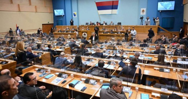 Skupština RS usvojila odluku o povlačenju sudije iz Ustavnog suda BiH, opozicija bila protiv
