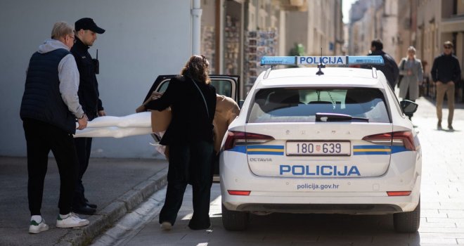 Svećeniku smetala gola lutka pa je pozvao policiju: 'Uhapsili su lutku koja nema ni si*e ni gu*icu'