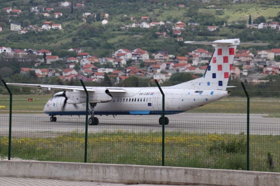 croatia-airlines-mostar-avion