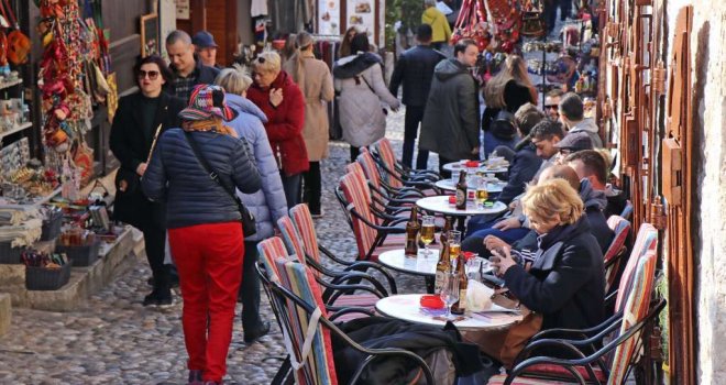 Zbog turizma, rasta minimalne plaće i poskupljenja: Ugostitelji FBiH povećat će cijene, mogu li lokalci plaćati manje?