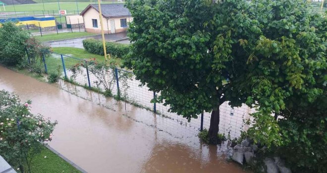 Teška situacija u Goraždu: Poplave napravile haos, ulice pod vodom, problemi i sa el. energijom