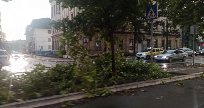 Civilna zaštita KS upozorava na moguću obilnu kišu, jak vjetar i grad danas od 16 sati