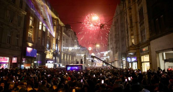 Izdvojili vrtoglave cifre za najluđu noć: Gradovi u BiH spremaju bogate novogodišnje programe, saznajte i koje