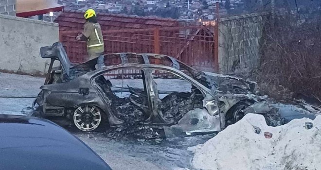 Zapaljen BMW u Starom Gradu, navodno od djevojke Mirze Hatića